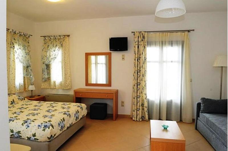 Augustis Suites Ormos  Room photo