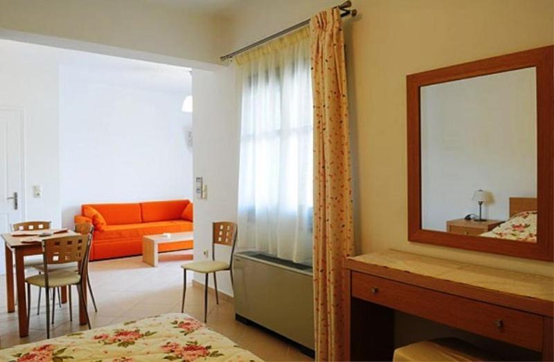 Augustis Suites Ormos  Room photo